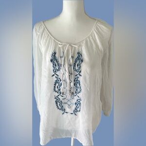 Vintage America White and Blue Blouse with Timeless Elegance